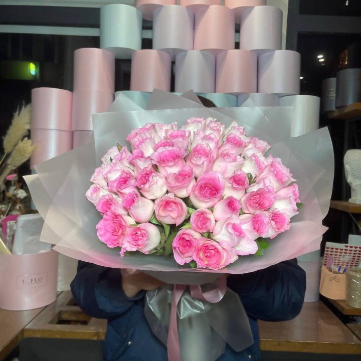  51 розовых роз в Адлере