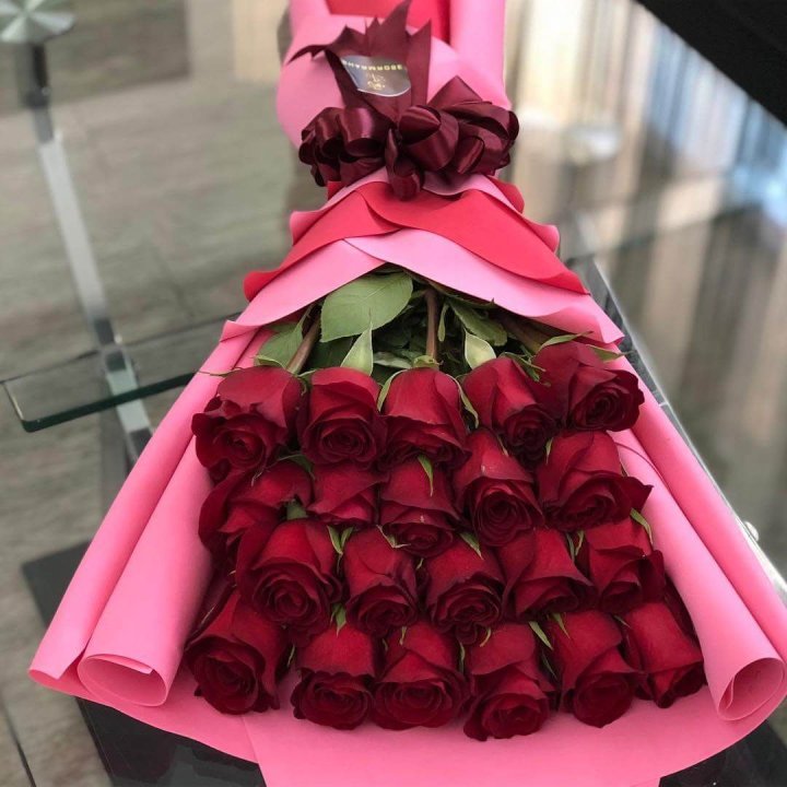 21 красная роза "Elegance" в Адлере