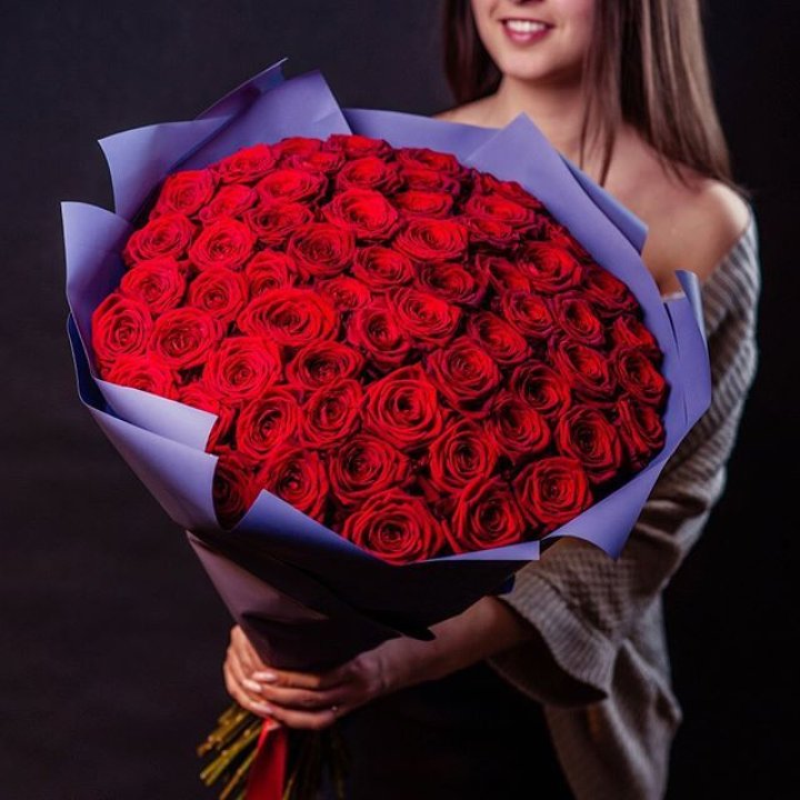 71 красная роза в Адлере