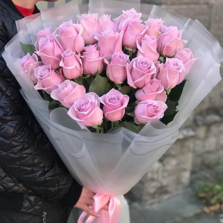 25 высоких розовых роз в Адлере