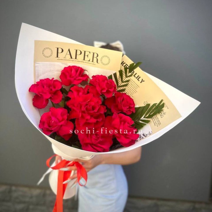 9 Красных французских роз Chico в Адлере