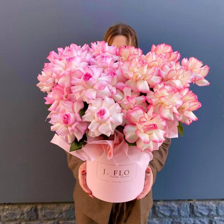 25 Французских роз микс в боксе в Адлере