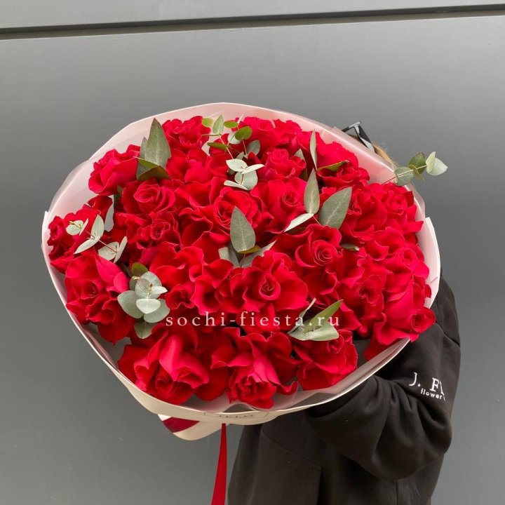 23 Красных французских роз в Адлере