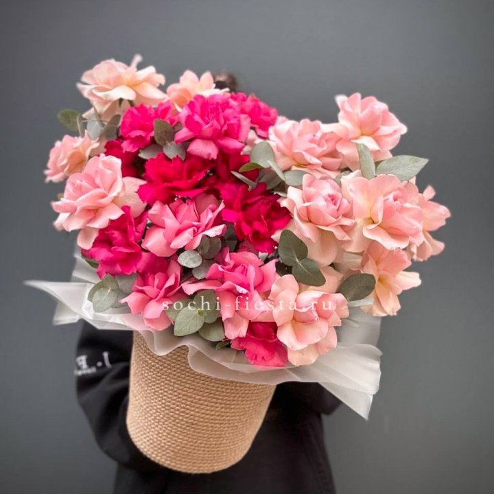 23 Французские розы Микс в боксе в Адлере