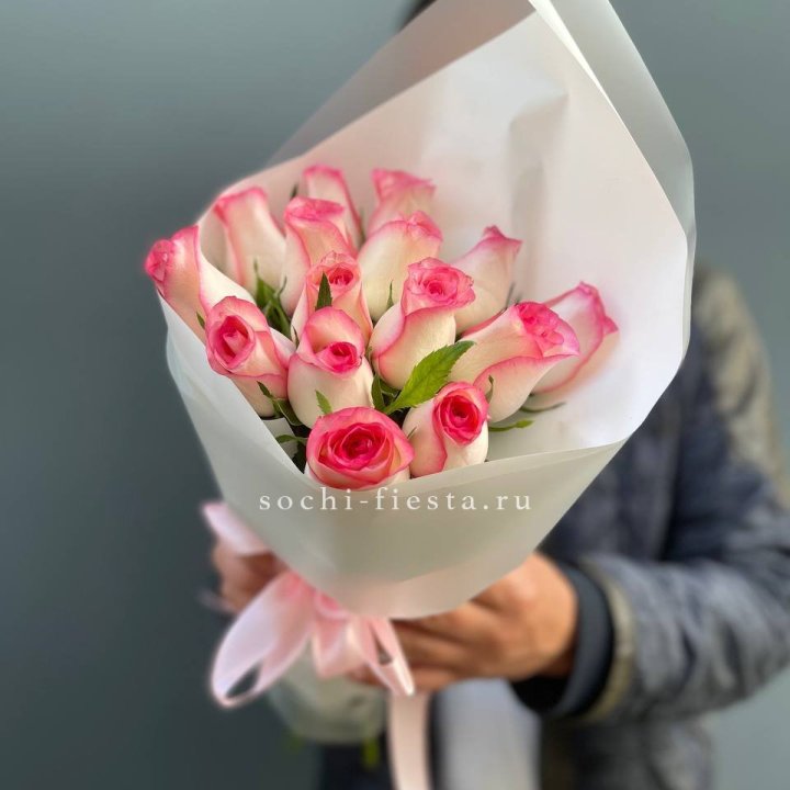 15 роз "Джумилия" в Адлере