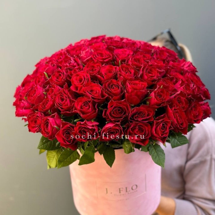 101 кенийская роза в цилиндре с доставкой в Адлере