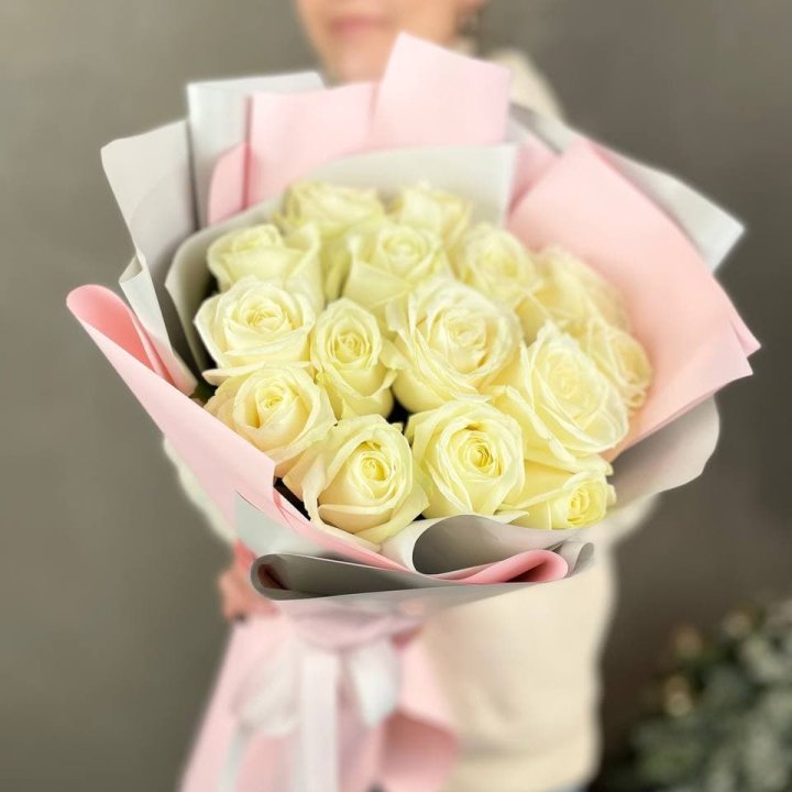 15 белых роз Pudra в Адлере