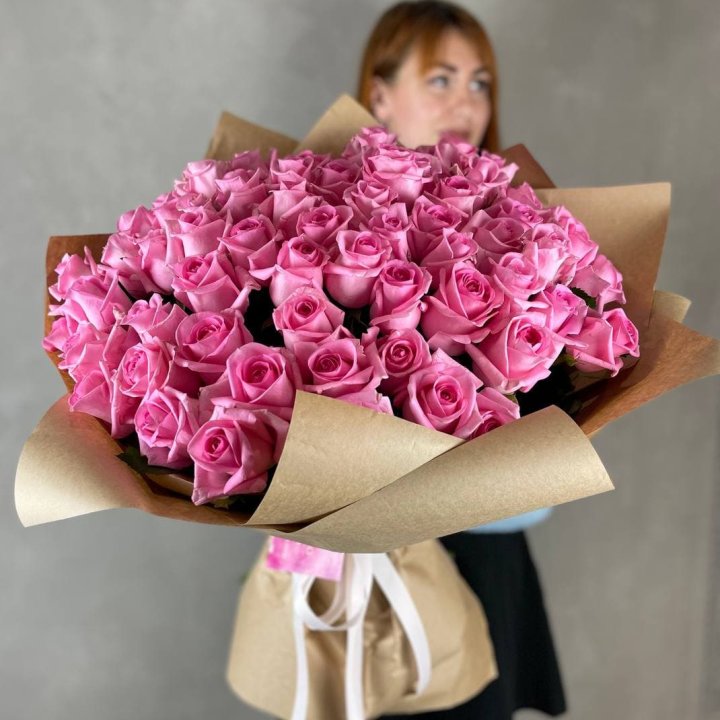 101 розовая роза в Адлере