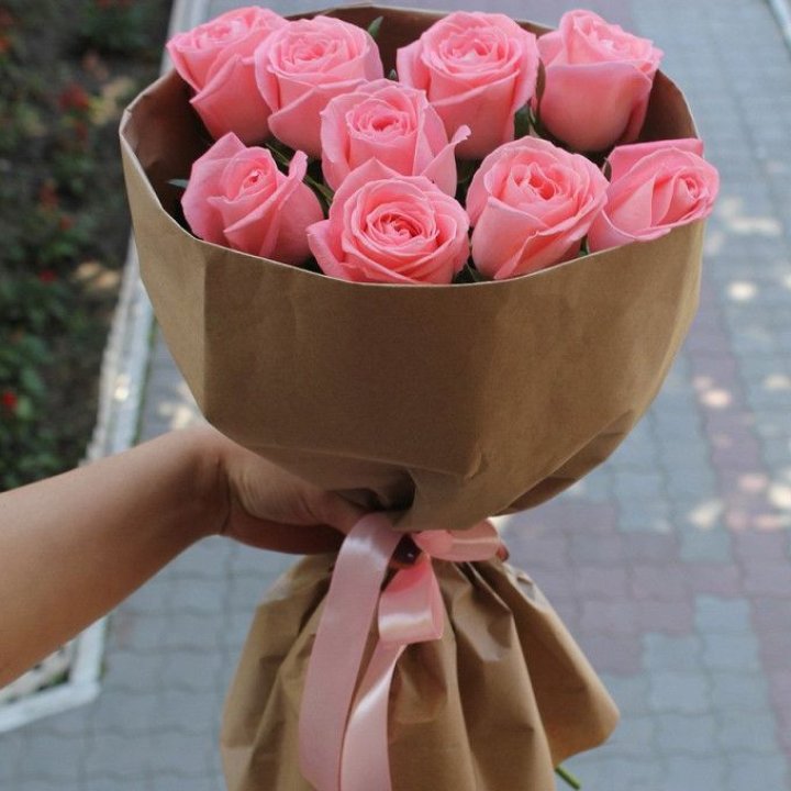 9 розовых роз в Адлере