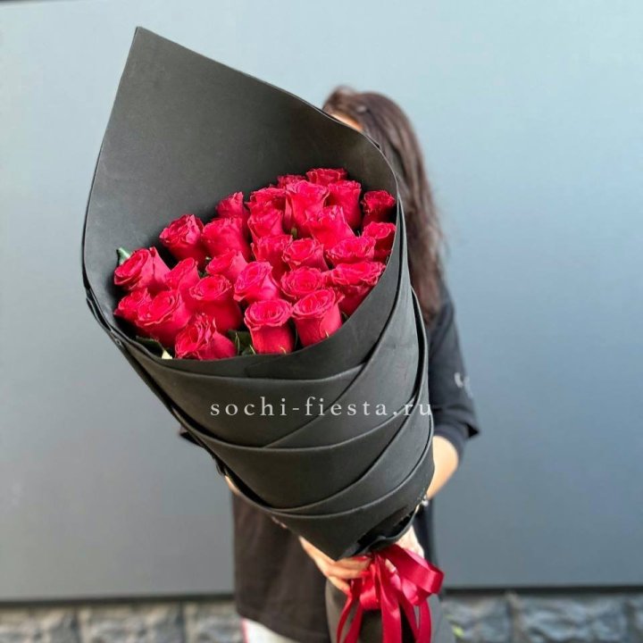 25 высоких красных роз с доставкой в Адлере