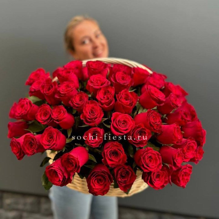 101 красная роза в корзине   в Адлере