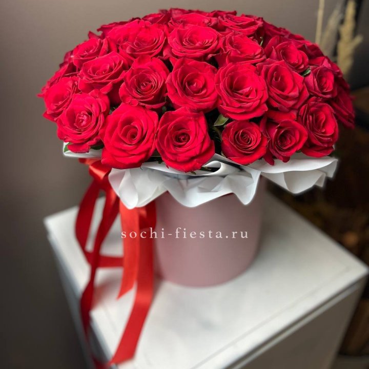 Красные розы 51шт  в коробке в Адлере