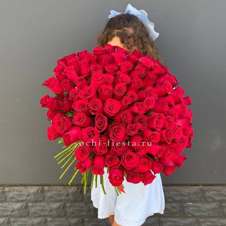 101 красная роза с доставкой в Адлере