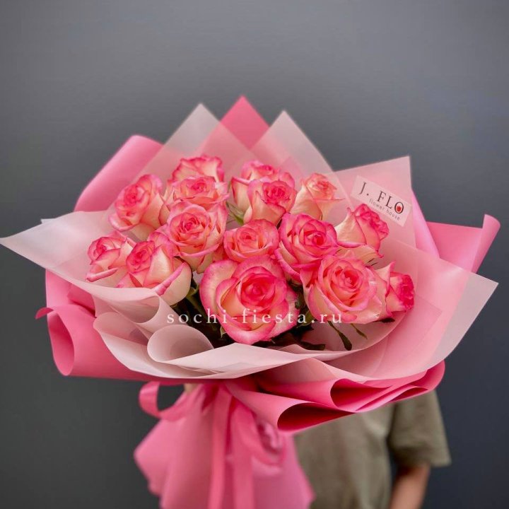 15 роз "Джумилия" в Адлере