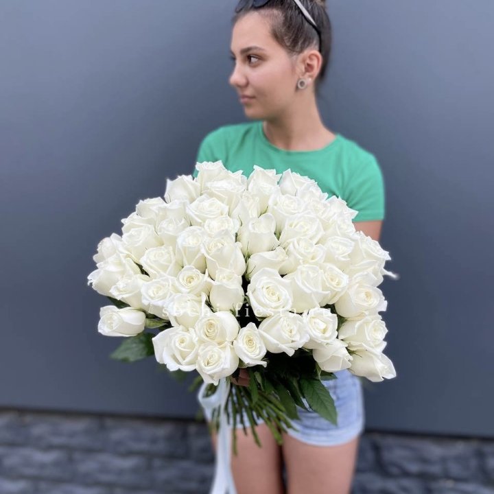51 белая роза в Адлере