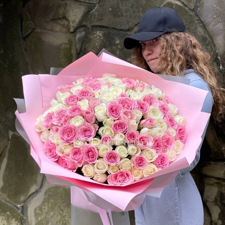 101 роза Mixberry в Адлере