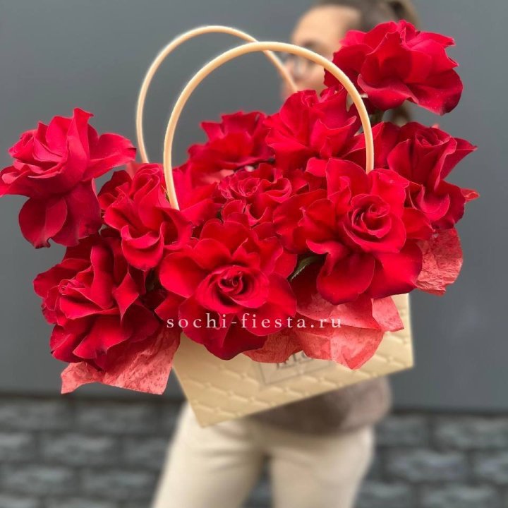 Французские розы в сумочке в Адлере