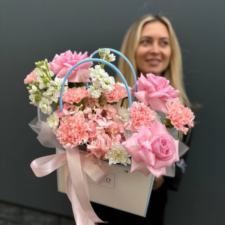 Сумочка "Бал цветов" в Адлере