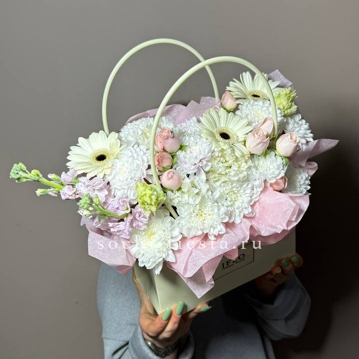 Сумочка "Белый рассвет" в Адлере