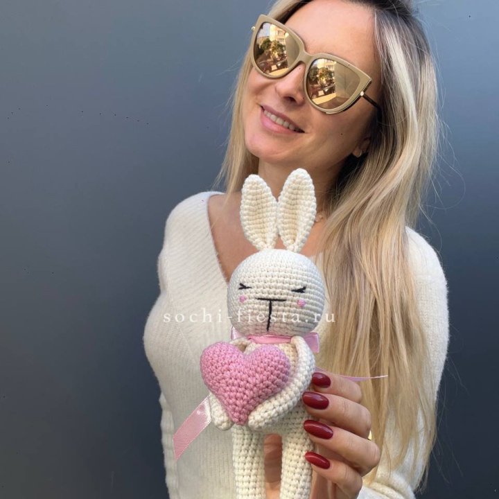 Зайка с сердцем ручной работы в Адлере