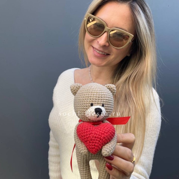 Мишка с сердцем ручной работы в Адлере