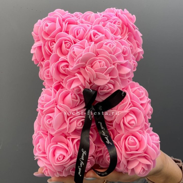 Игрушка медведь из розовых роз в Адлере