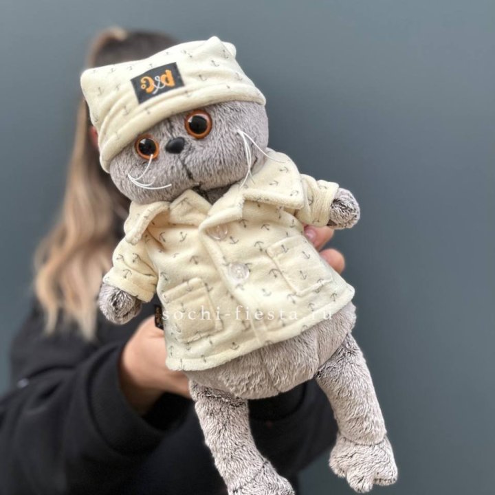 Кот Басик в пижаме в Адлере