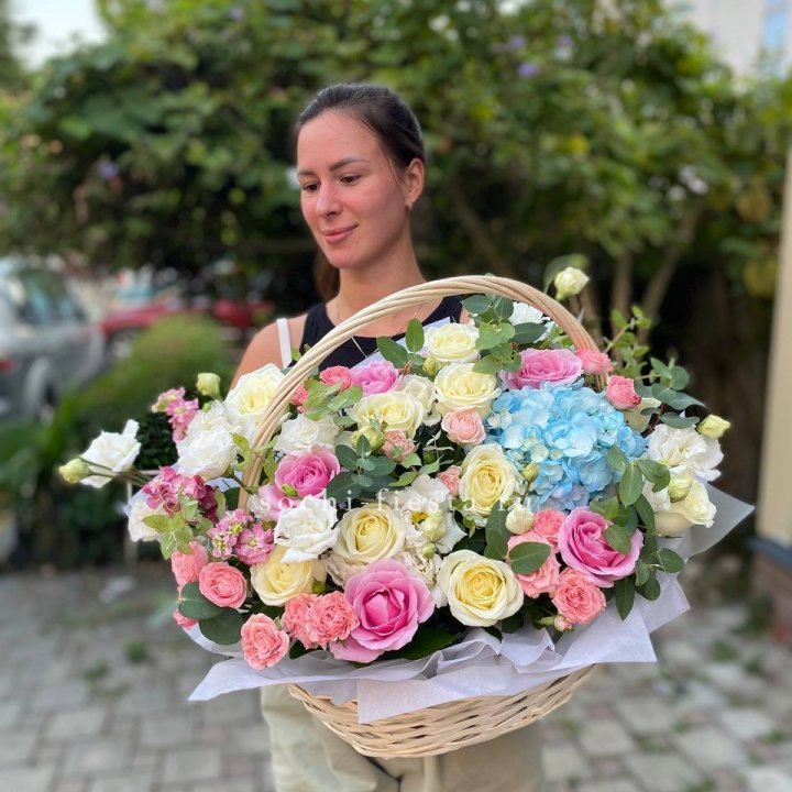 Цветочная корзина №2 в Адлере
