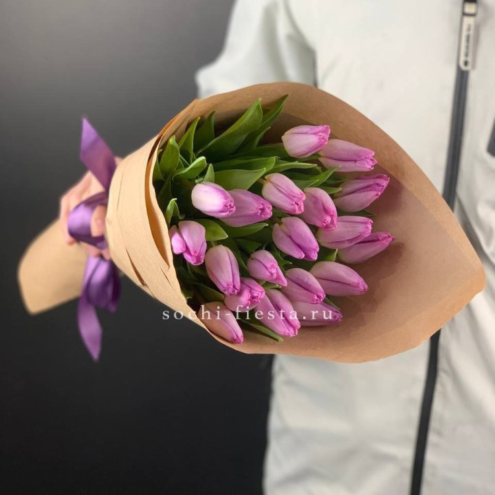 19 розовых  тюльпанов в Адлере