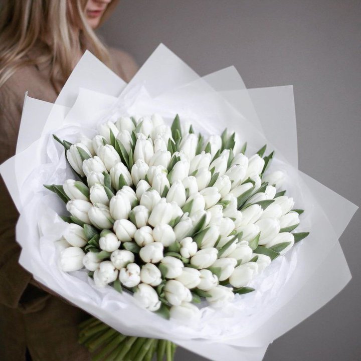 101 белый тюльпан в Адлере