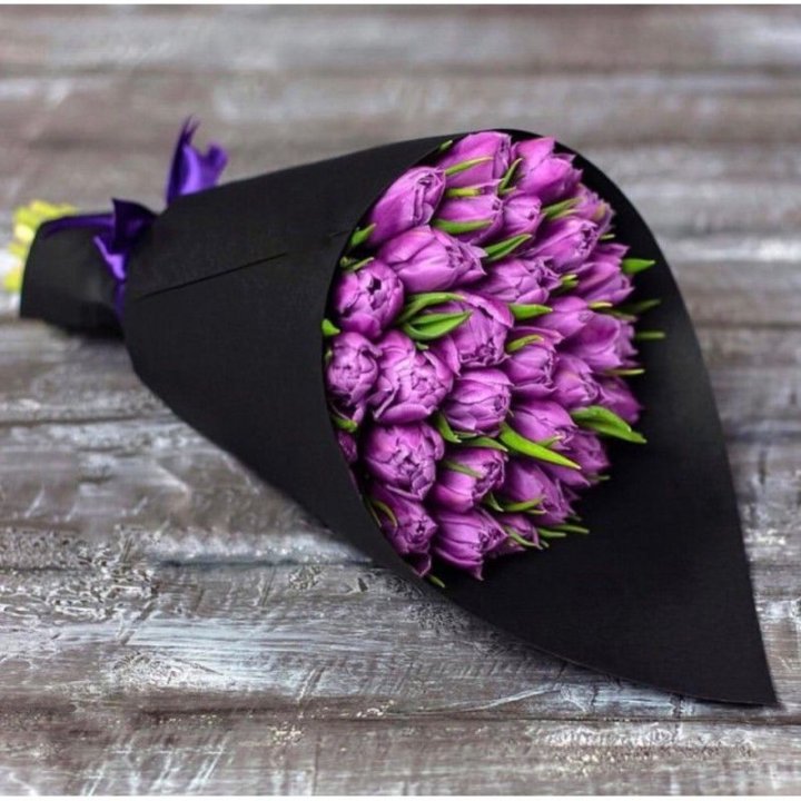 Пионовидные тюльпаны блэк в Адлере